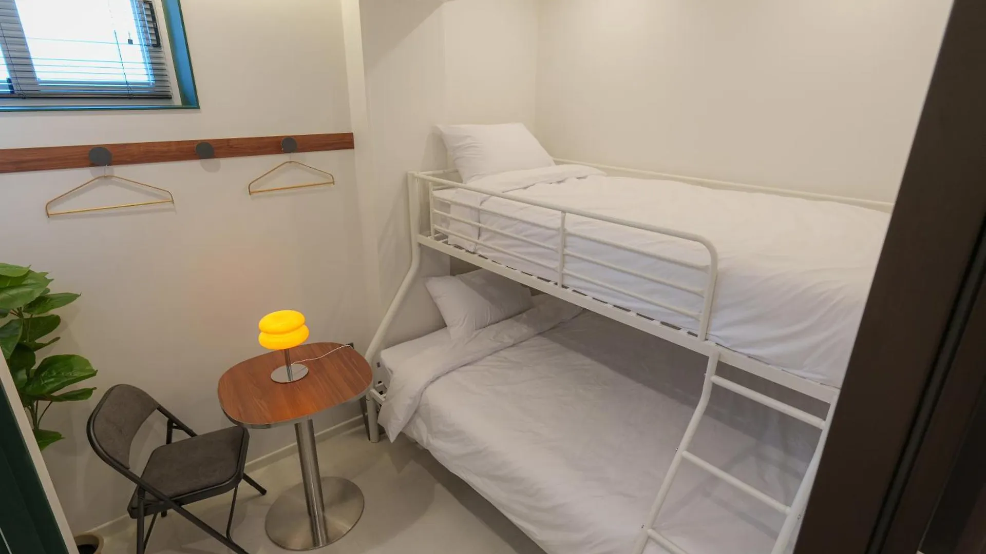 Honesty Station Hostel Seoul
