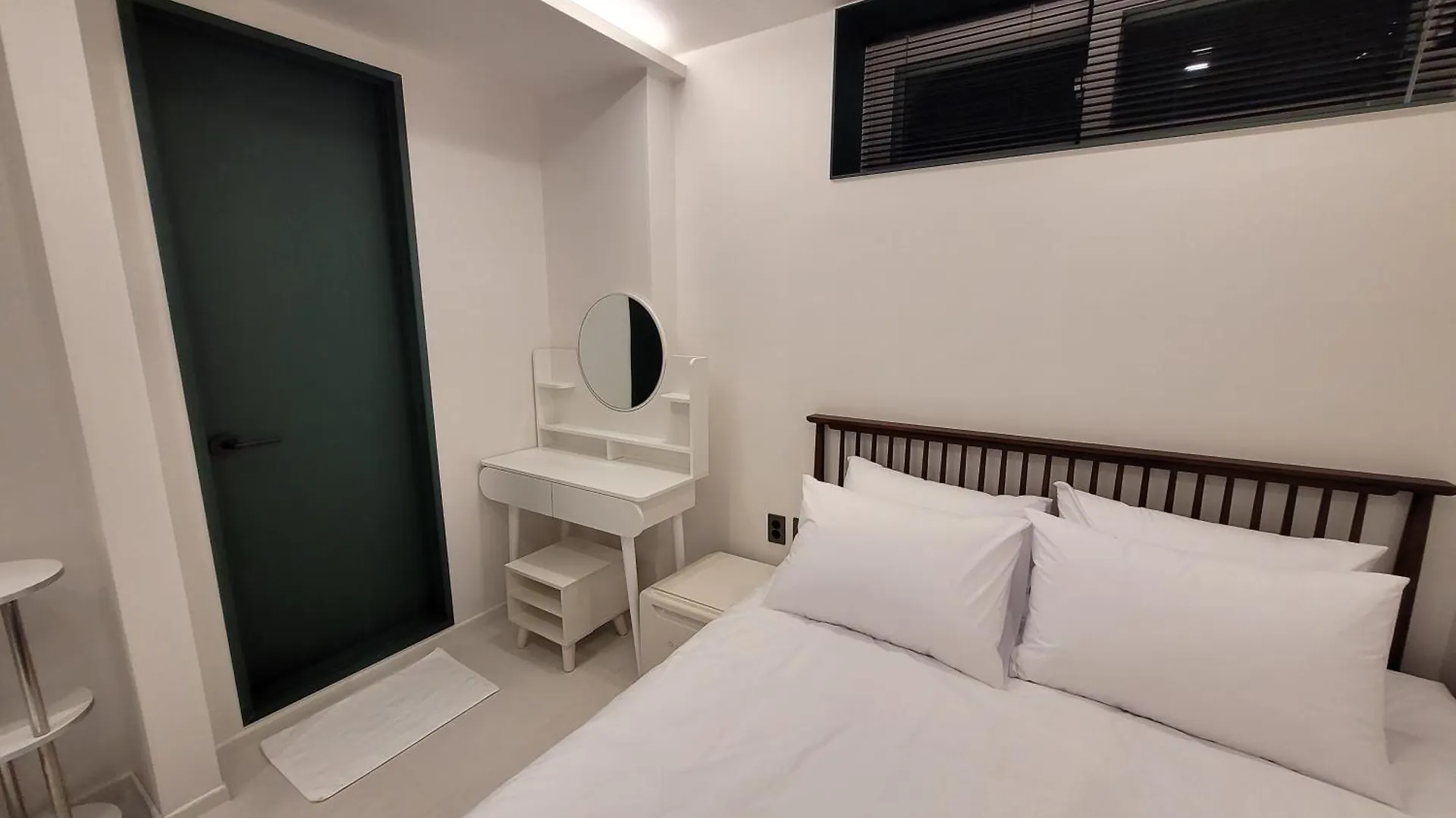 Honesty Station Hostel Seoul South Korea